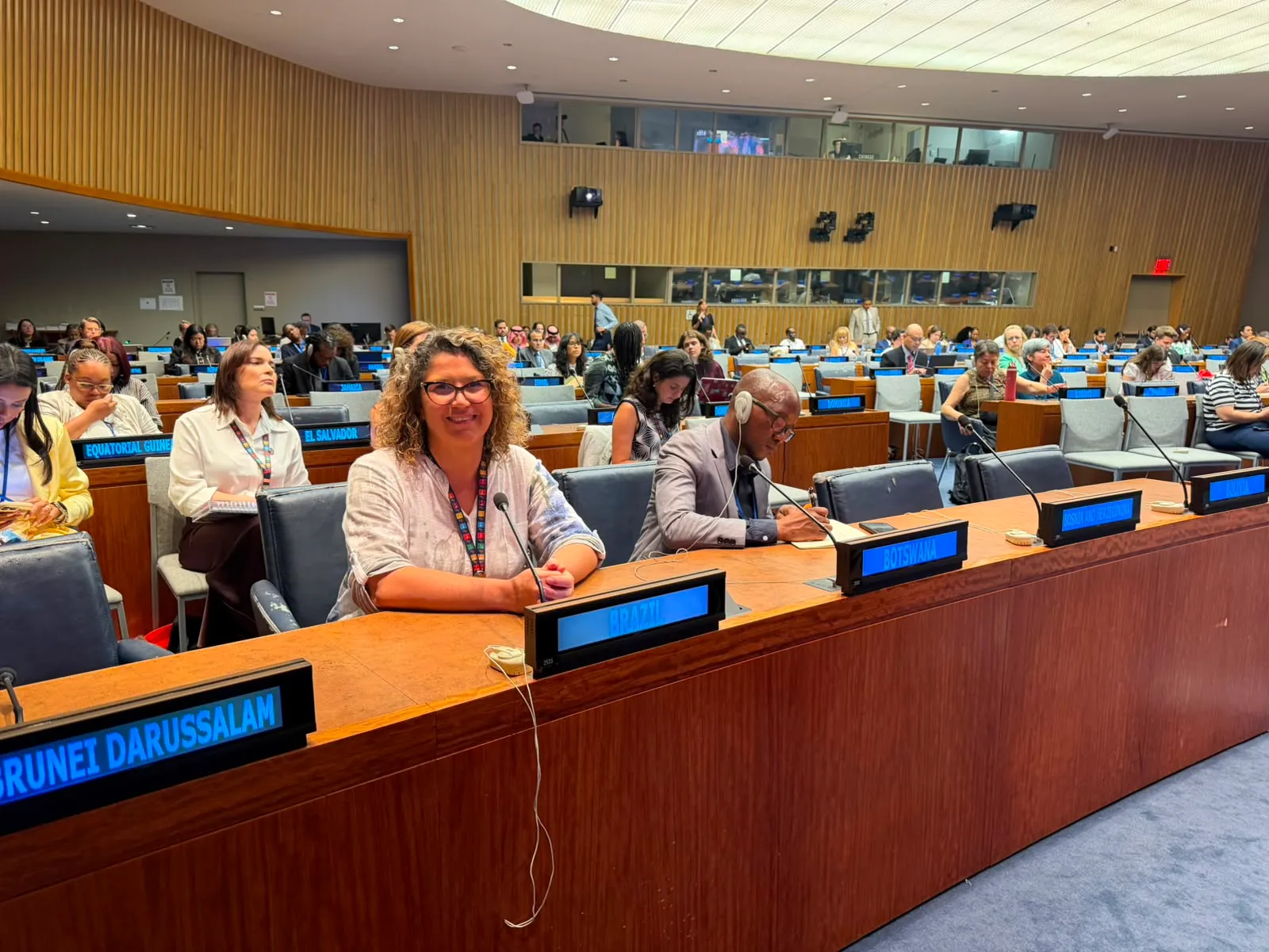 Carina Giunco - diretora executiva do Selo Social discursa na ONU  (1).jpeg